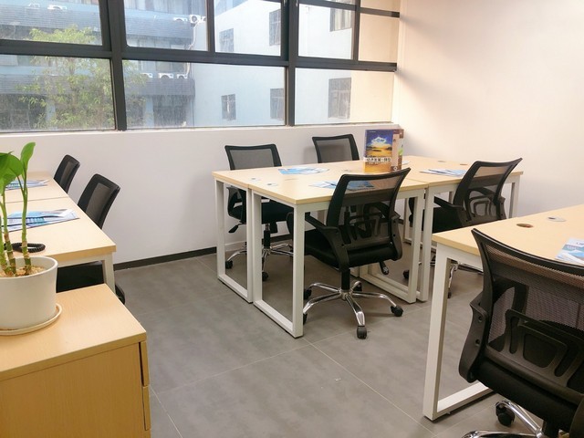 夹胶弯钢玻璃价格